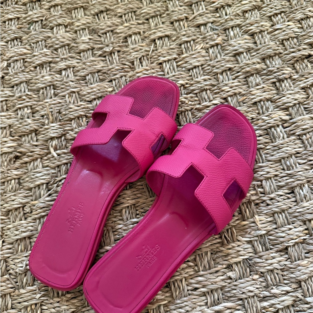 Hermes pink Oran sandals - Picture 2 of 3